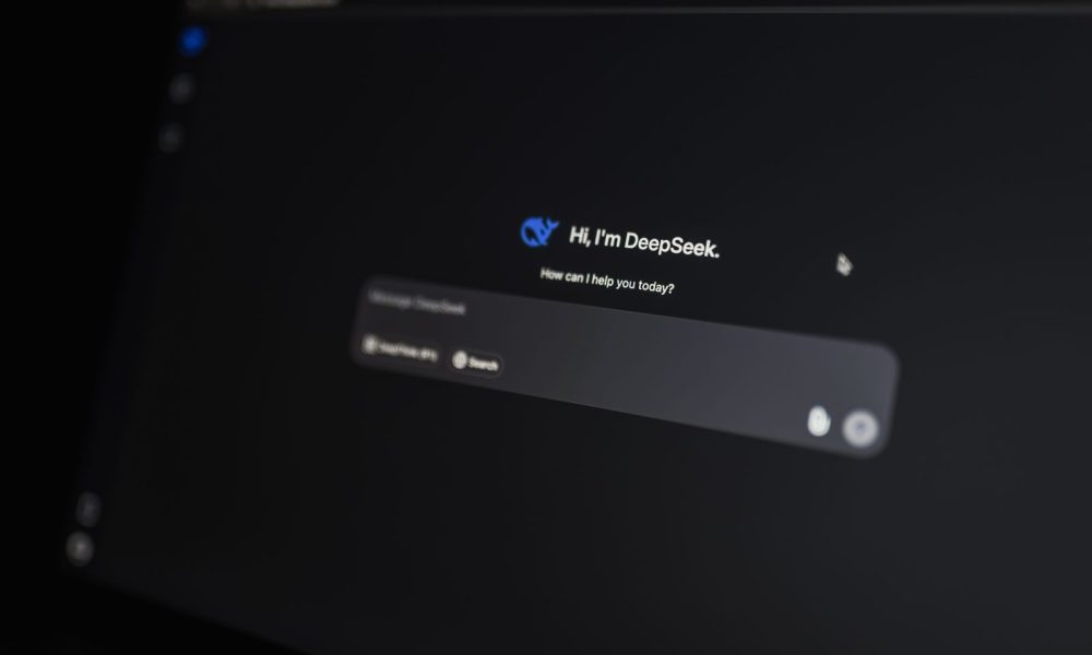 Écran affichant une interface de conversation avec un assistant d'intelligence artificielle